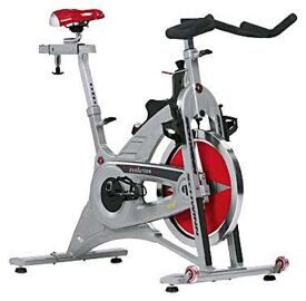 Вертикальный велотренажер Schwinn Evolution® SR